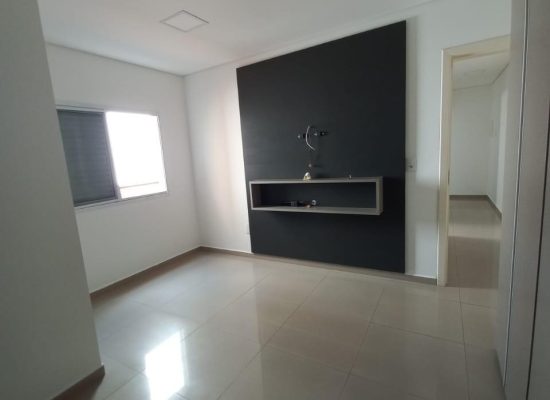 1e93674e-7bb9-46a7-b3b5-ad83f993f6e2