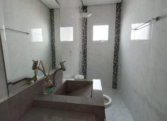 817d2703-9bc6-4dfe-8e05-640261241eb4