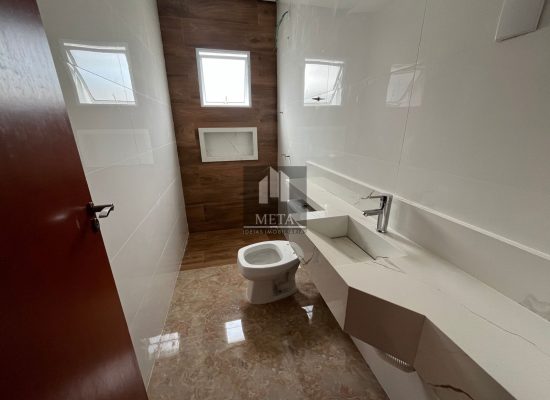 WhatsApp Image 2025-10-14 at 08.31.34